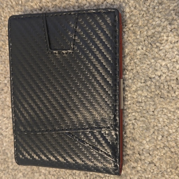 Air Tag Wallet With Money Clip Carbon Fiber Desgin Red And Black - Picture 5 of 5